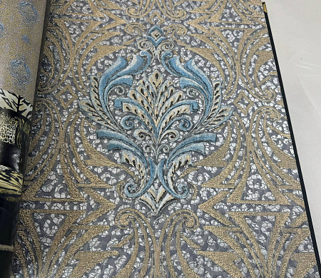  ROBERTO CAVALLI 8 RC 19009